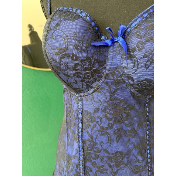 Elegant Blue and Black Lace Shapewear - Picture 2 of 11